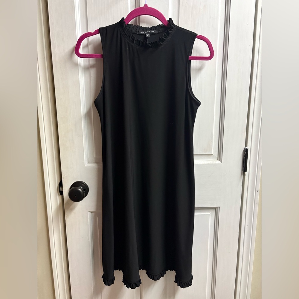 Chic Black Sleeveless Midi Dress